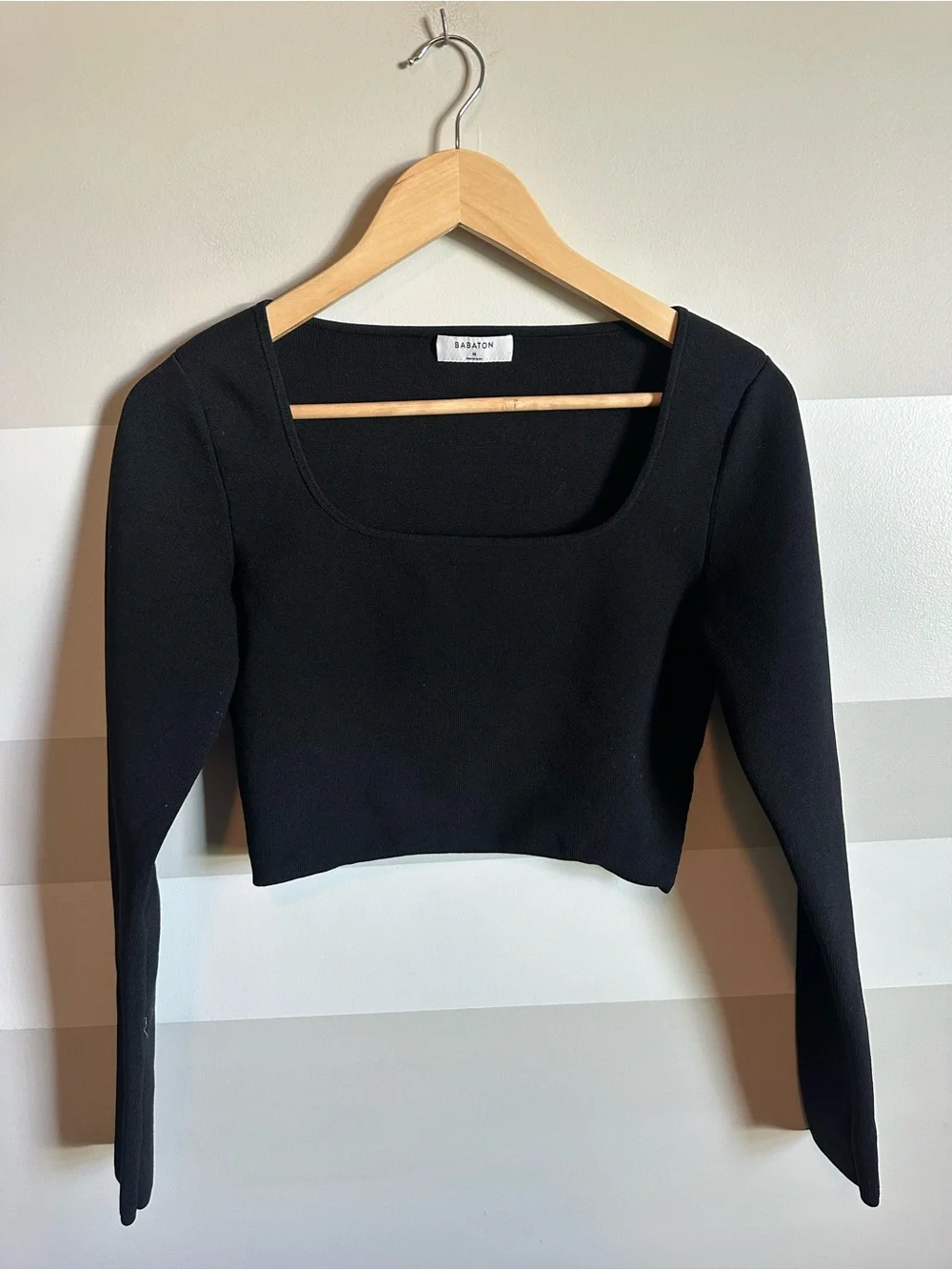 Aritzia Babaton Black Square Neck Long Sleeve Crop Top Medium